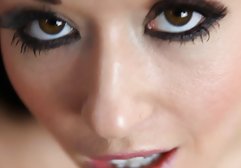 زیبا سکسی مایلی فیلم سکی می شود توسط سیاه و سفید زیبا دمار از روزگارمان درآورد